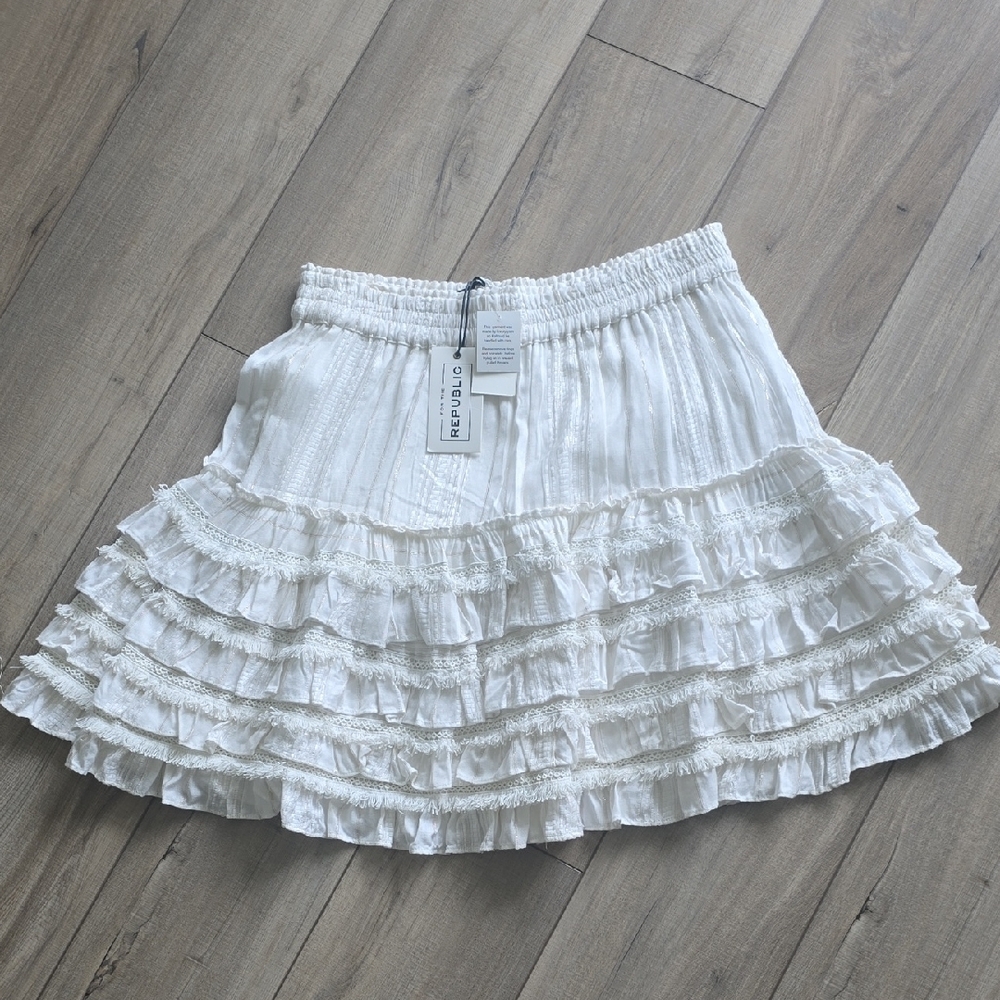 NWT For The Republic Mini Skirt with Ruffled Pleats Size M/L
